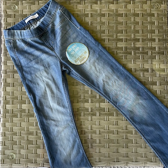 👖 Cello Flare Pull On jeans👖. Sold Out. - Picture 5 of 9